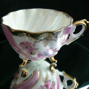 Napco Japan footed iridecent Lustre Scalloped Porcelain Tea Coffee Cup C-6247